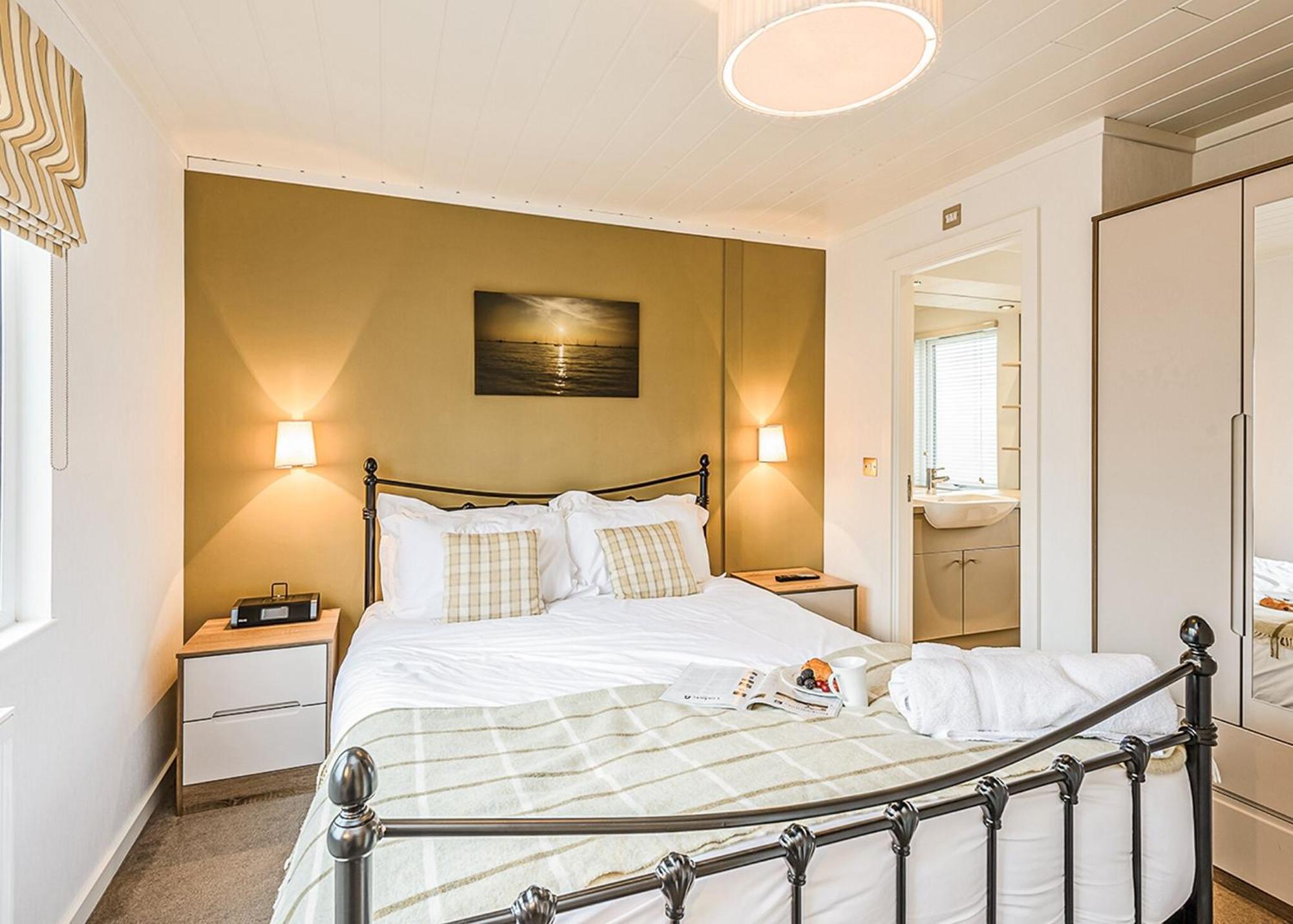 Отель Woodside Coastal Retreat Fishbourne  Номер фото